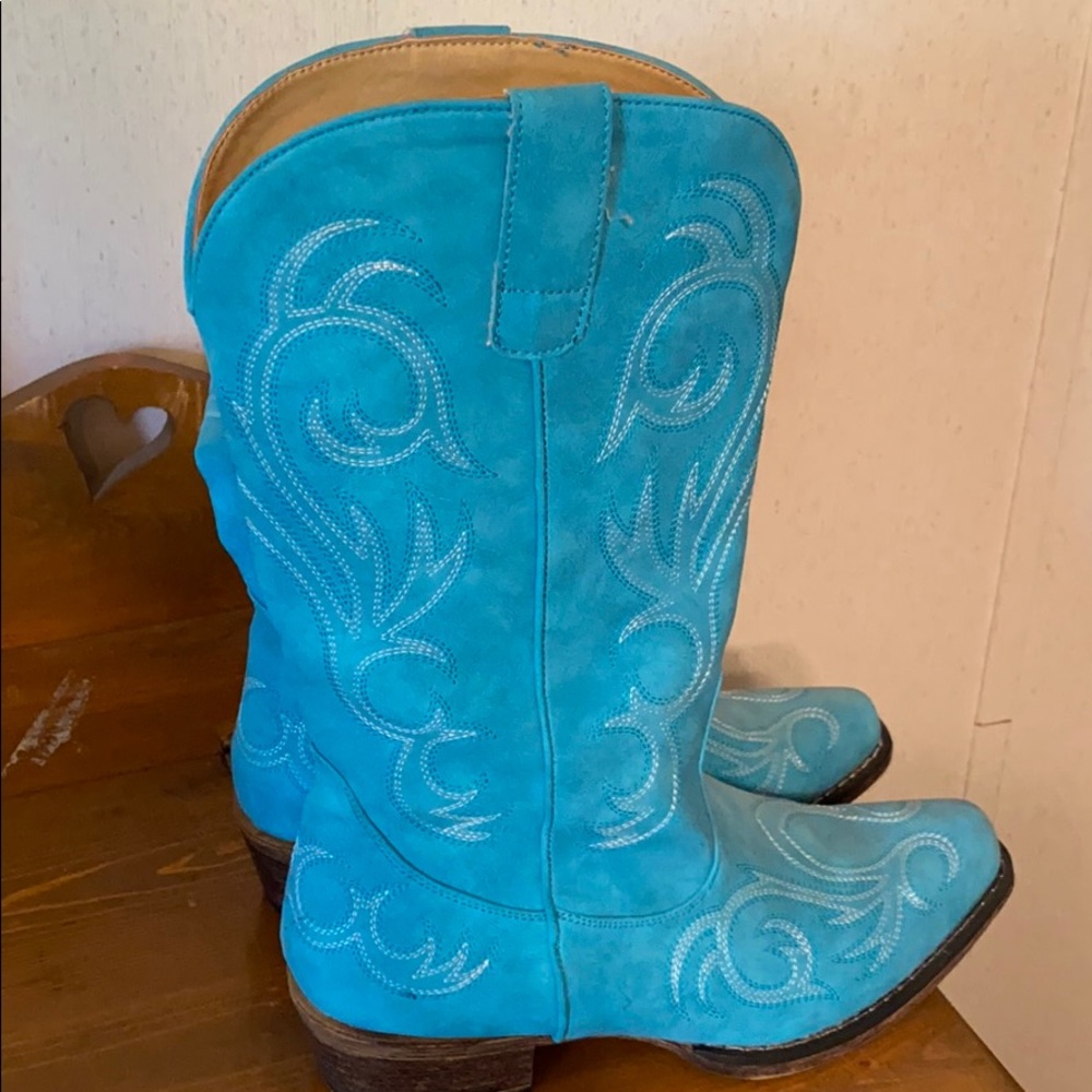 Aqua cowgirl boots